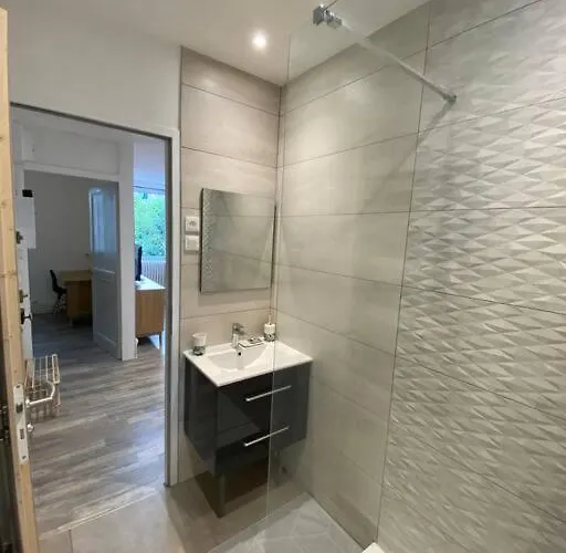 Verger - Parking Gratuit - Calme Apartament